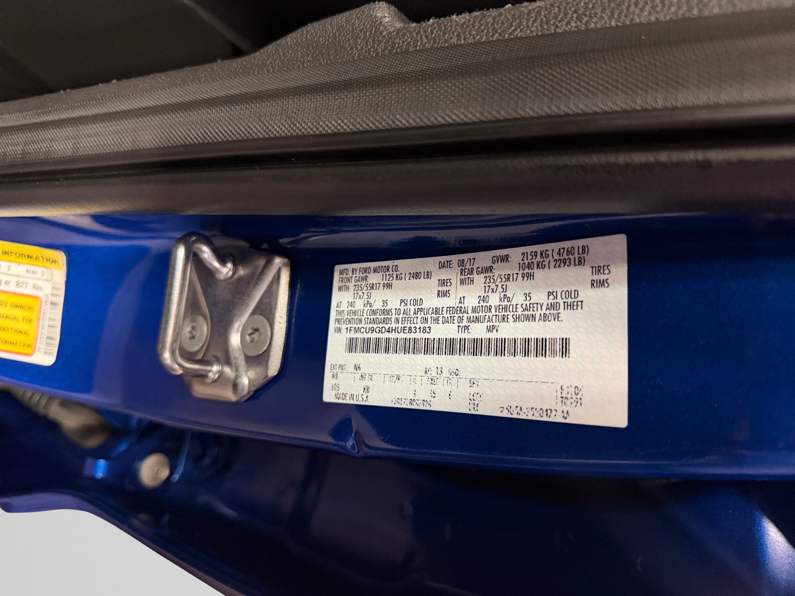 Used 2017 Ford Escape SE AWD/4WD image 39