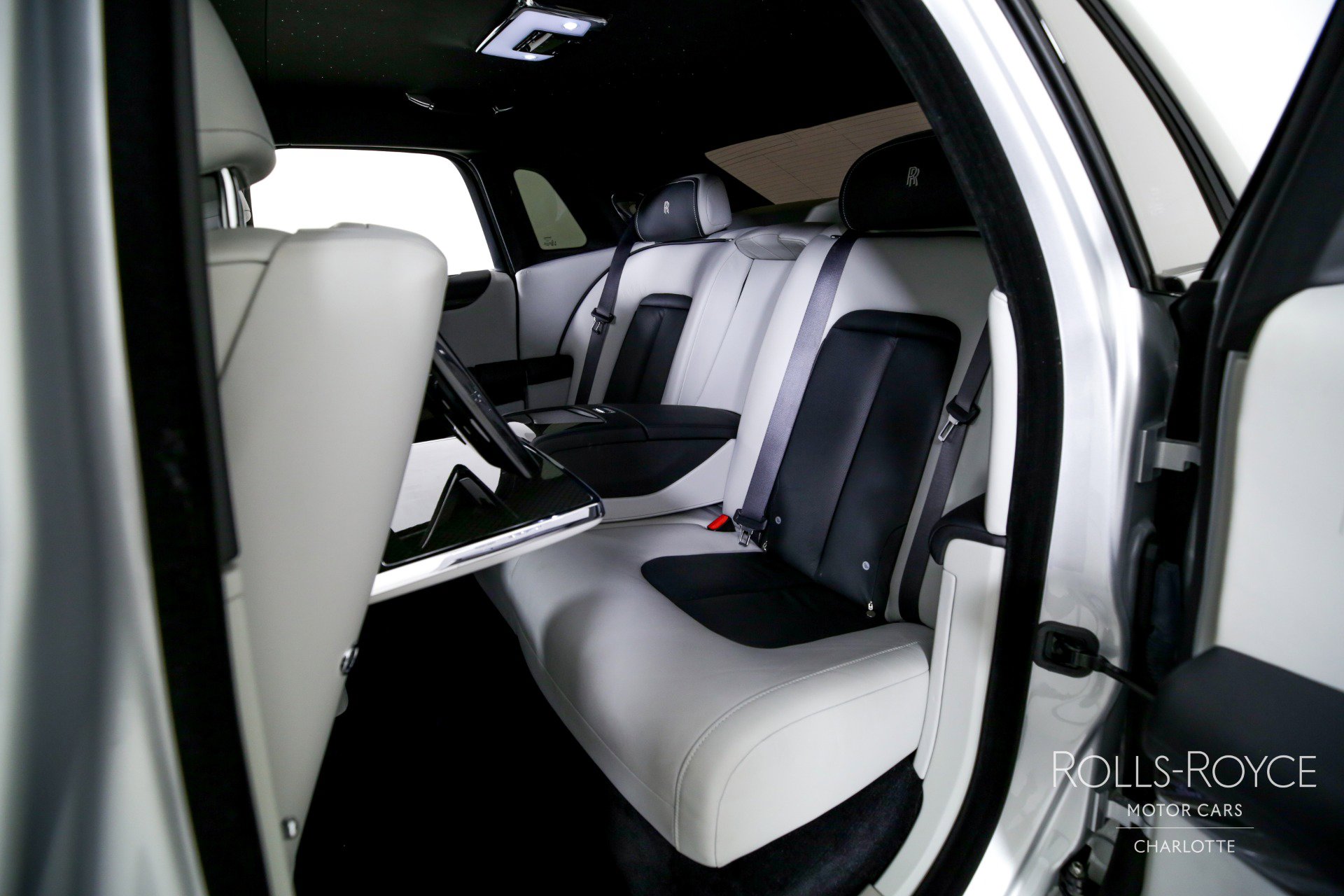 Used 2022 Rolls-Royce Ghost Black Badge AWD/4WD image 18