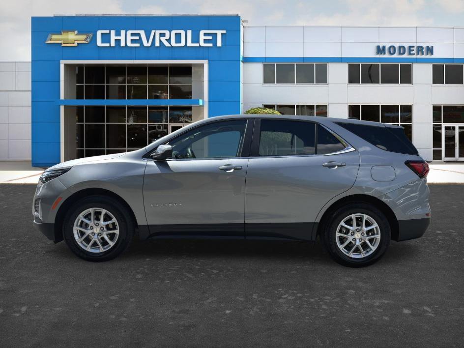 Used 2024 Chevrolet Equinox LT w/ LPO, Floor Liner Package FWD image 2