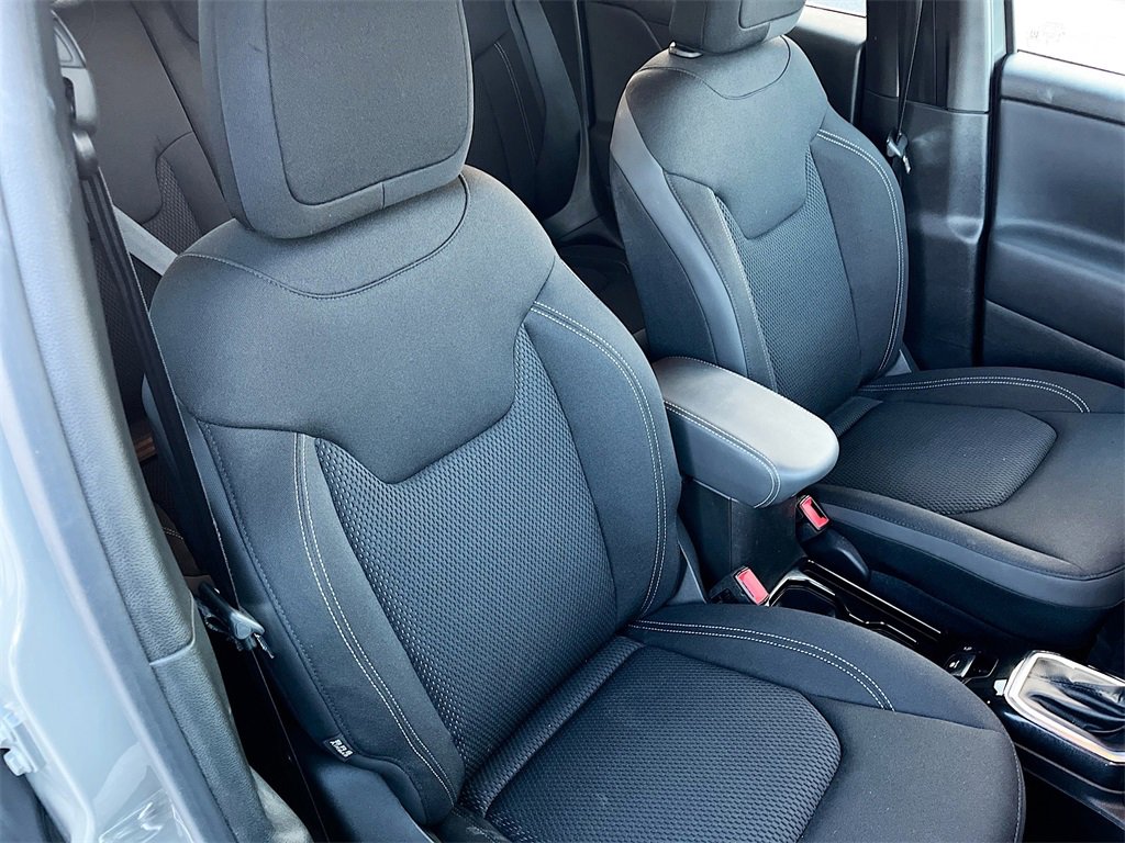 Used 2022 Jeep Renegade Altitude w/ Convenience Group image 28