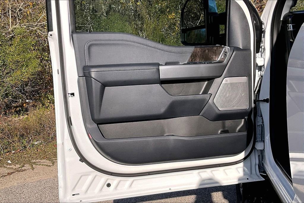 New 2026 Ford F250 Lariat w/ Lariat Premium Package image 13