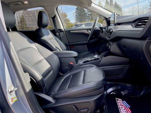 Used 2022 Ford Escape Titanium w/ Class II Trailer Tow Package image 29