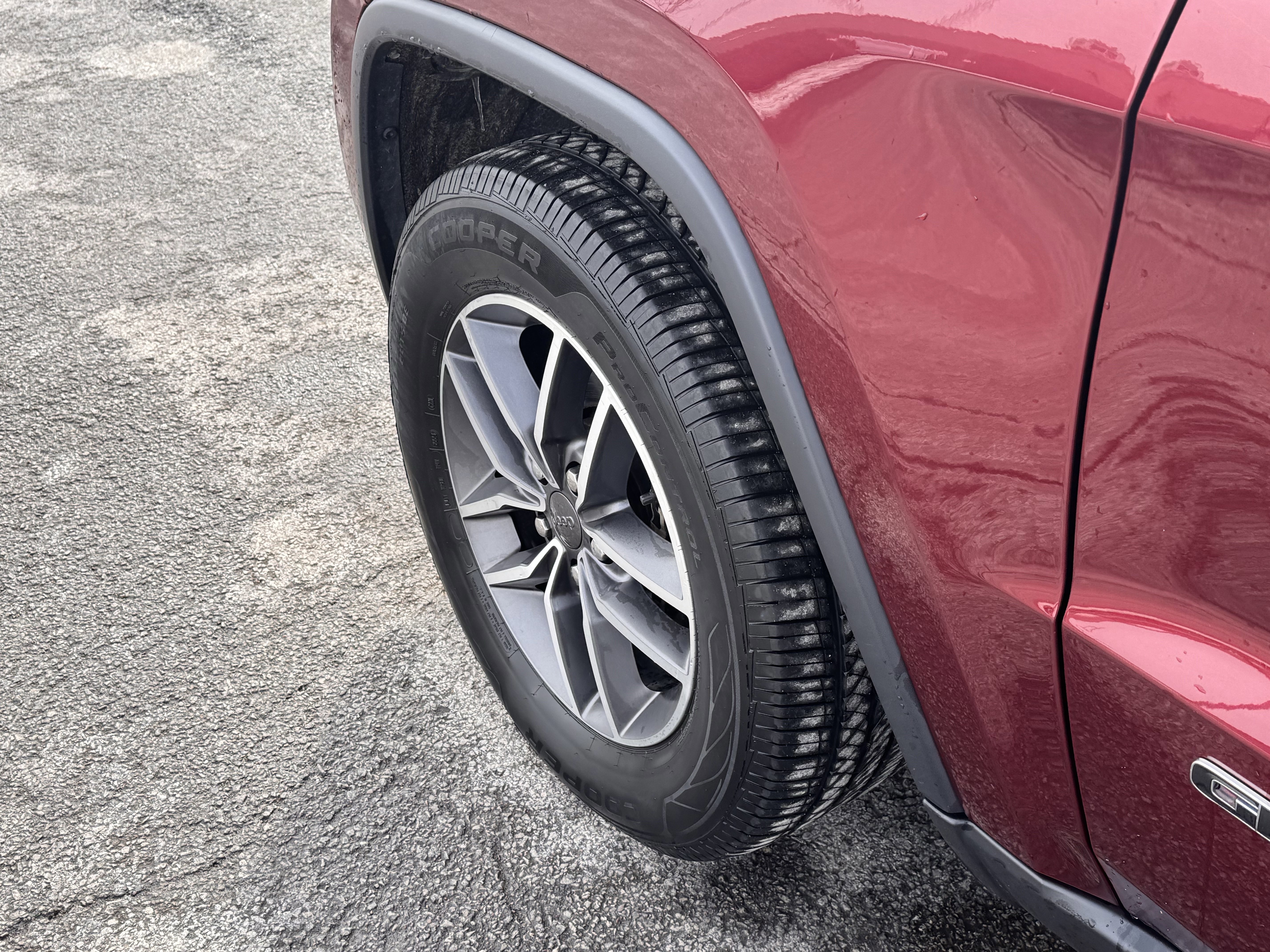 Used 2020 Jeep Grand Cherokee Laredo w/ 18" Wheel & 8.4" Radio Group image 7