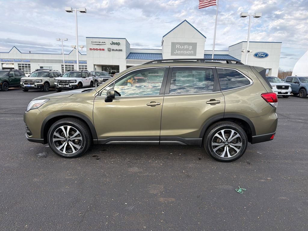 Used 2023 Subaru Forester Limited image 2