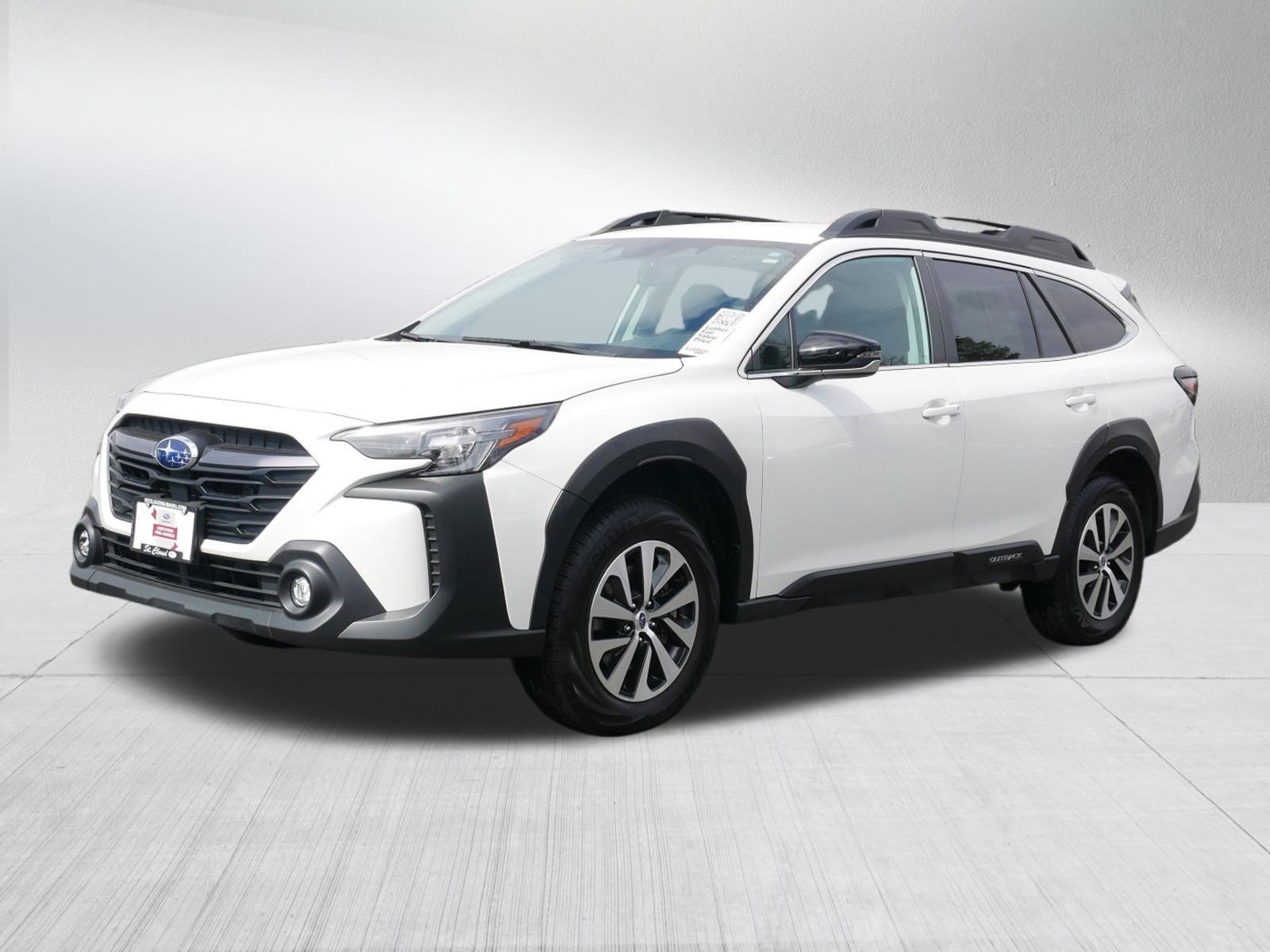 Certified 2025 Subaru Outback Premium image 3