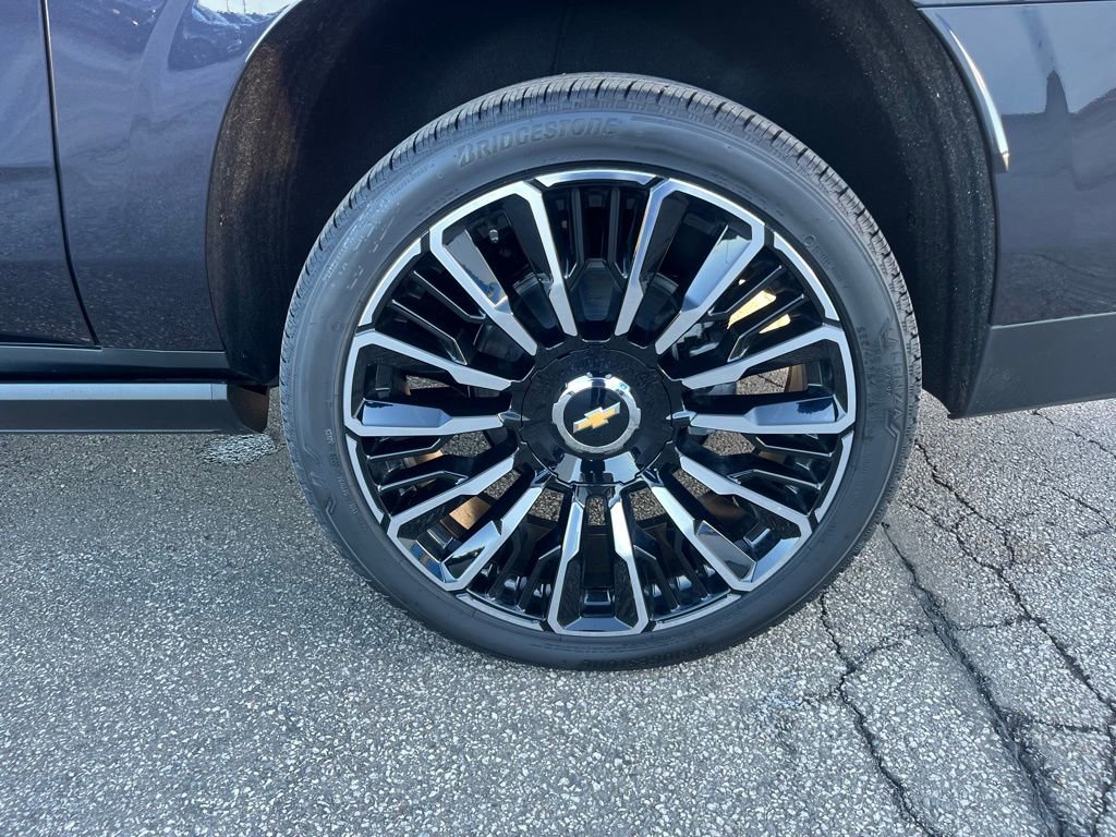 New 2026 Chevrolet Suburban High Country image 39