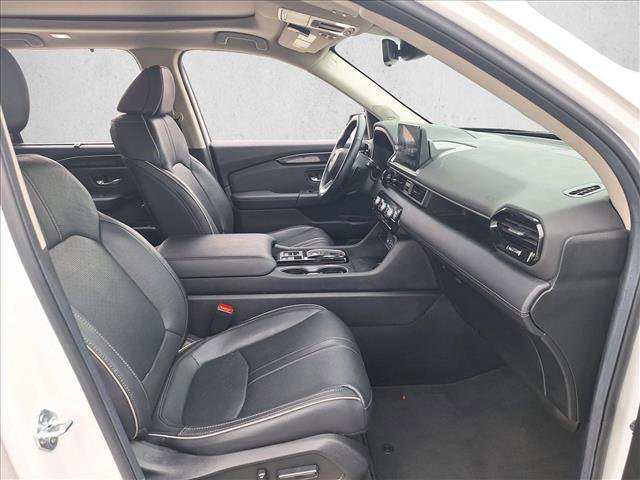 Used 2025 Honda Pilot Elite image 22