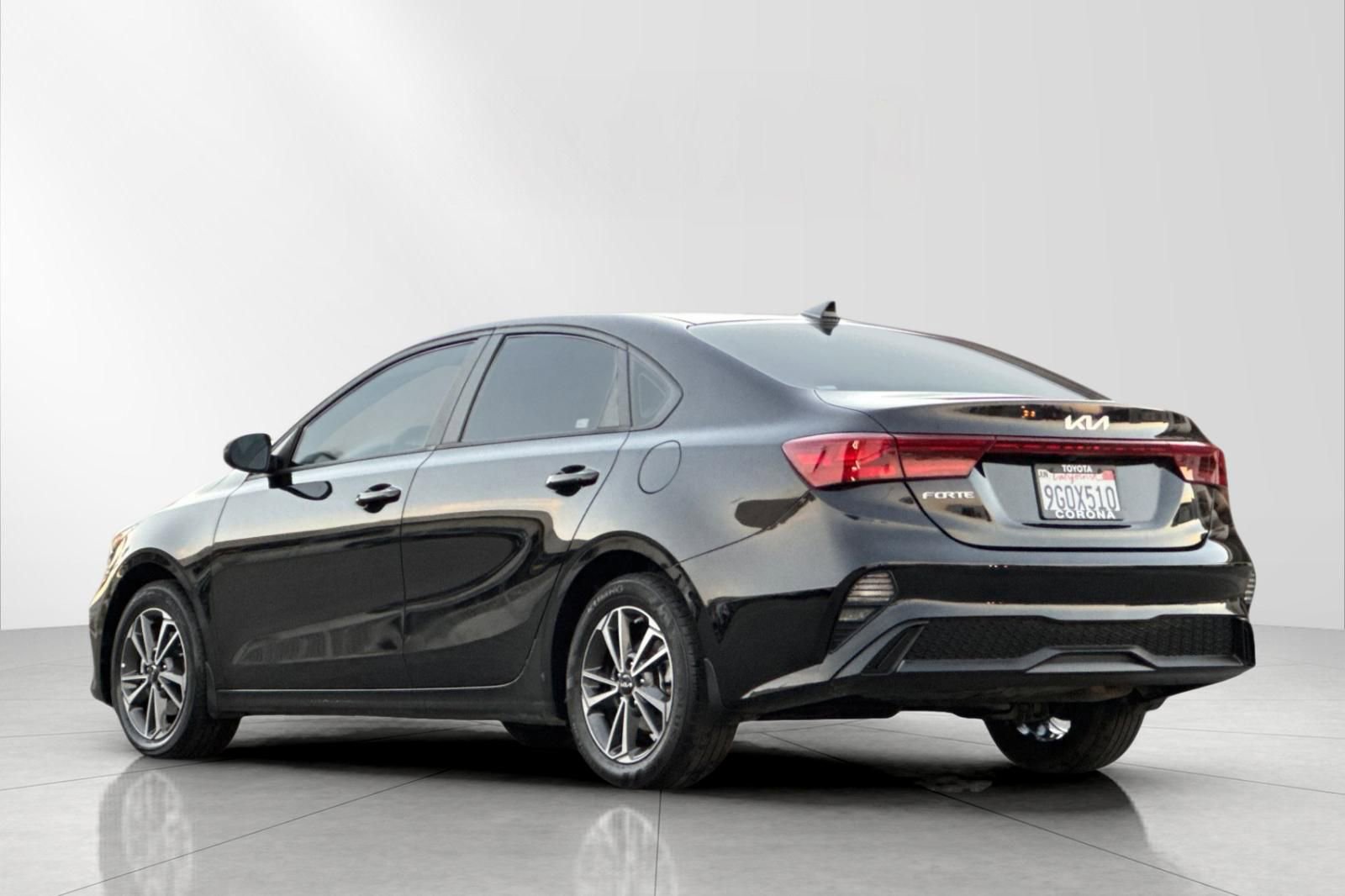 Used 2023 Kia Forte LXS w/ LXS Technology Package image 5