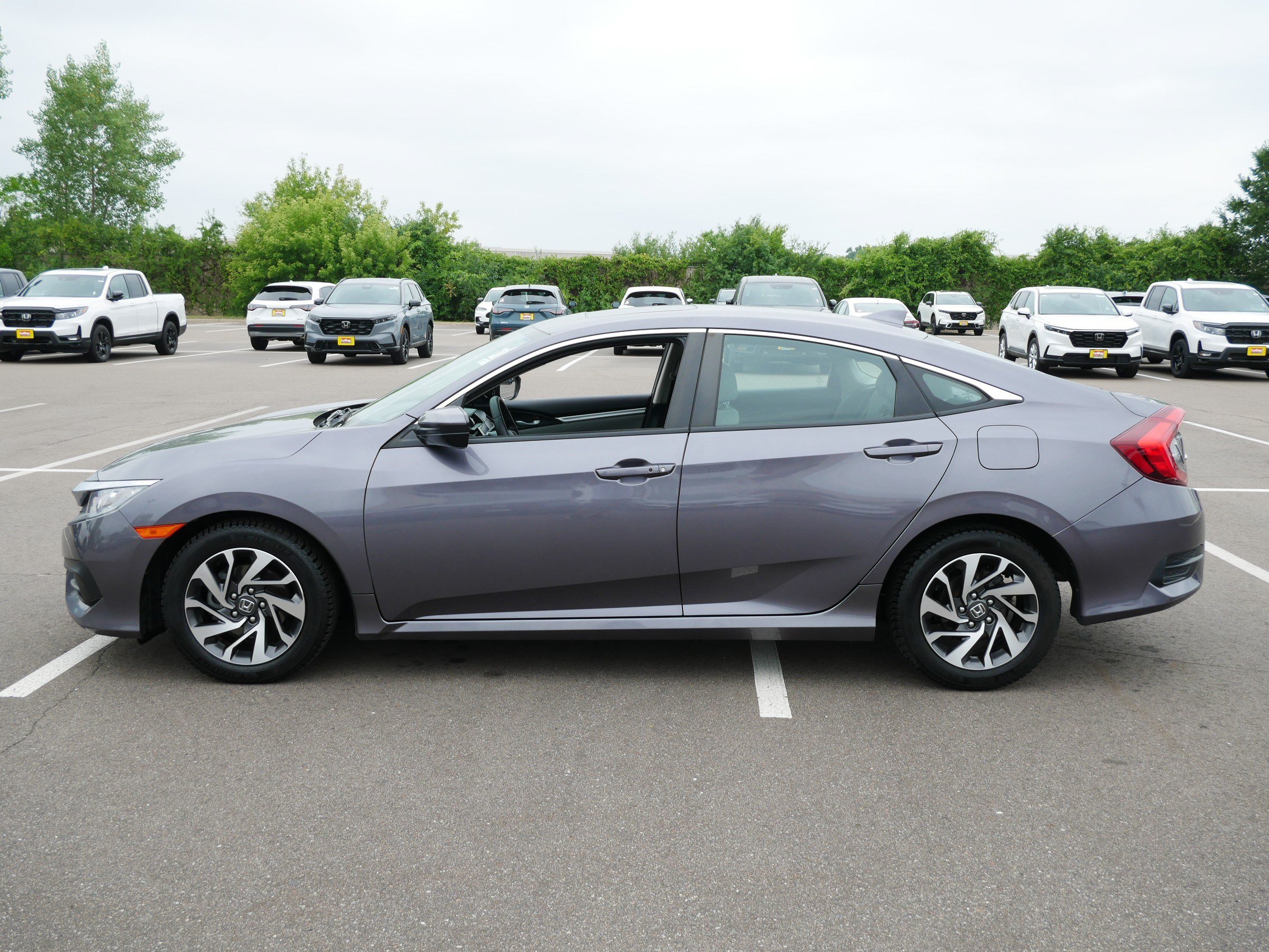 Used 2018 Honda Civic EX image 4