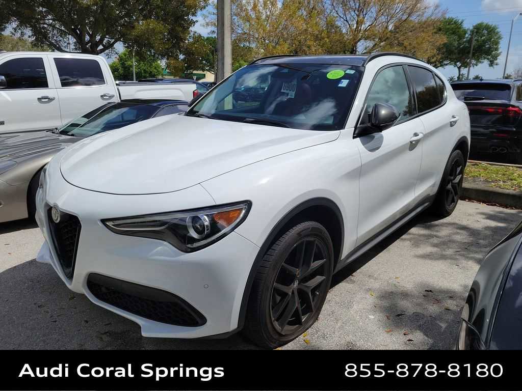 Used 2019 Alfa Romeo Stelvio Ti w/ Nero Edizione image 2