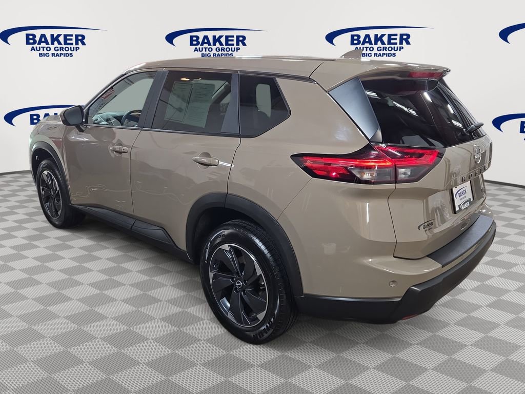 Used 2025 Nissan Rogue SV image 7