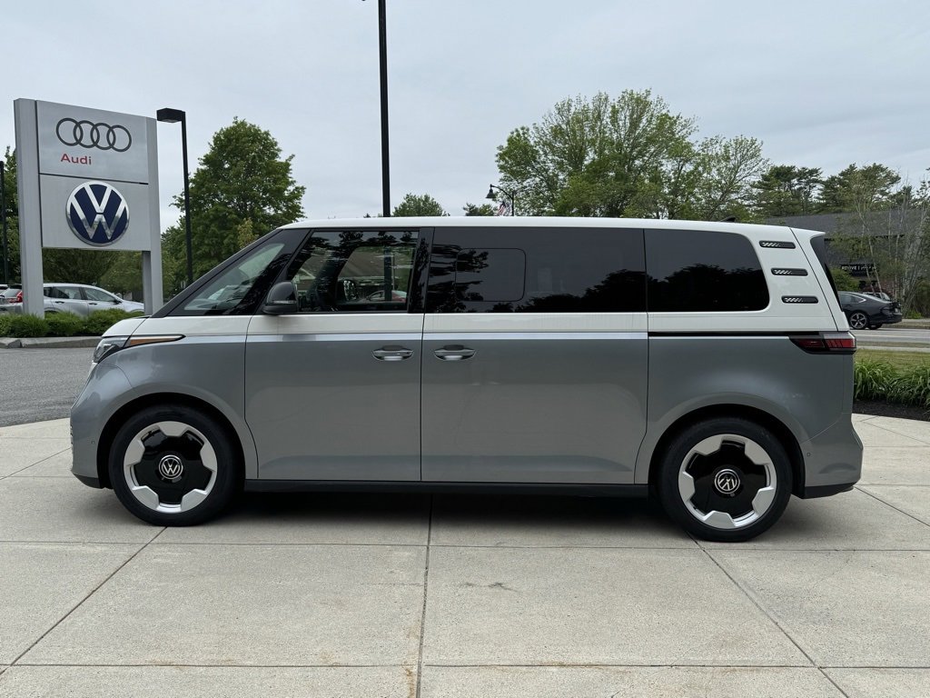 New 2025 Volkswagen ID. Buzz Pro S Plus image 18