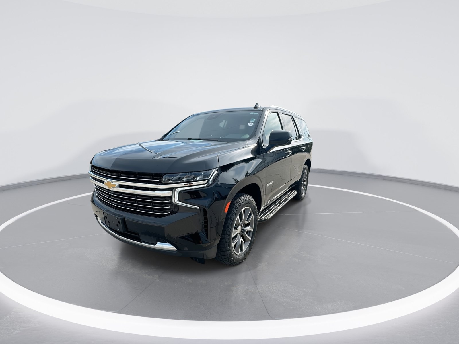 Certified 2023 Chevrolet Tahoe LT w/ Luxury Package AWD/4WD image 4