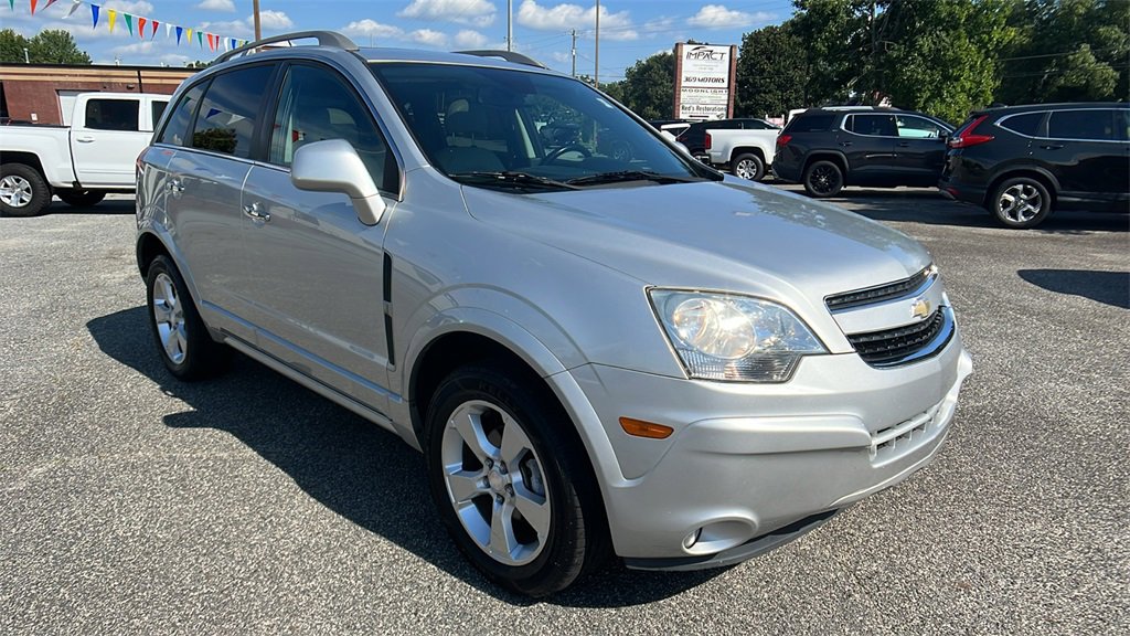 Used 2013 Chevrolet Captiva Sport LTZ image 3