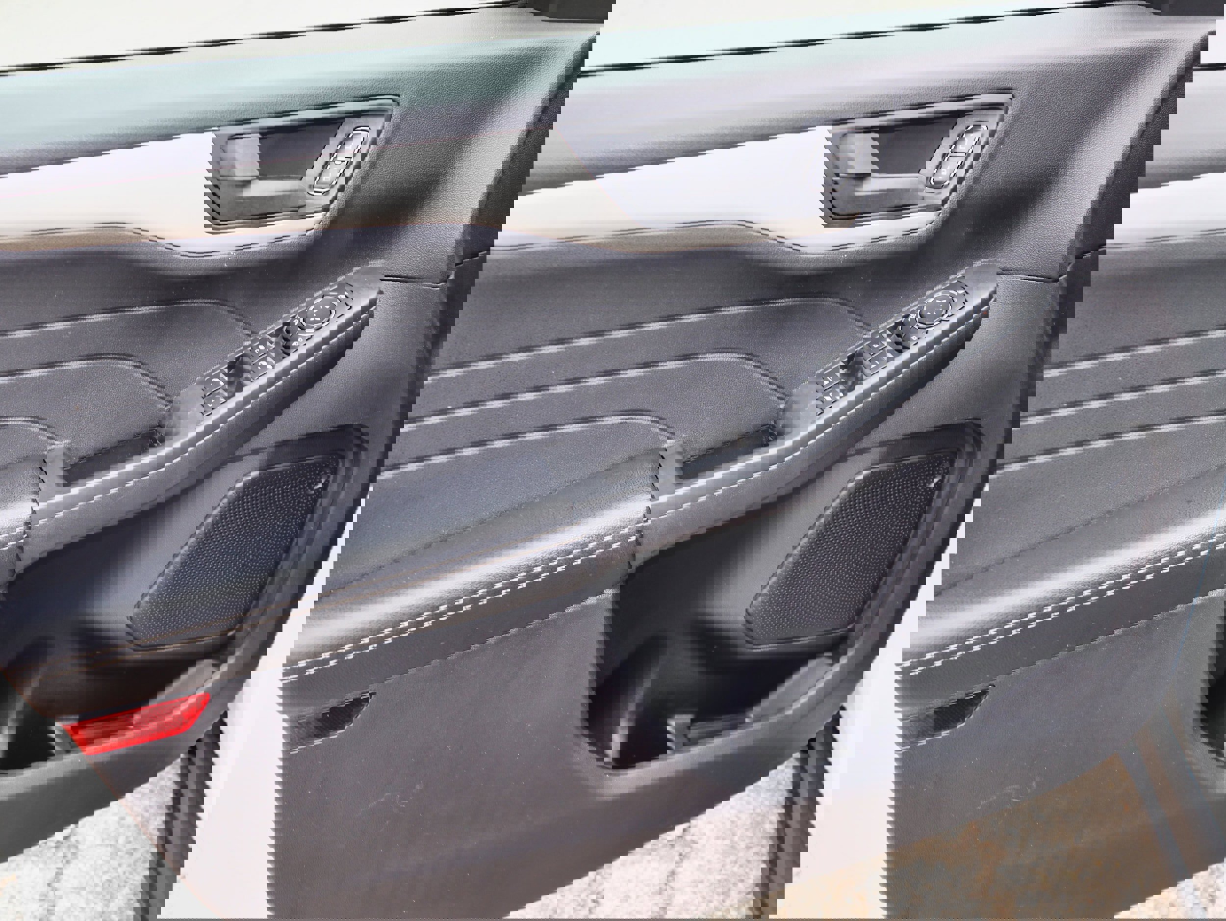 Used 2022 Ford Escape SE w/ Cold Weather Package image 12