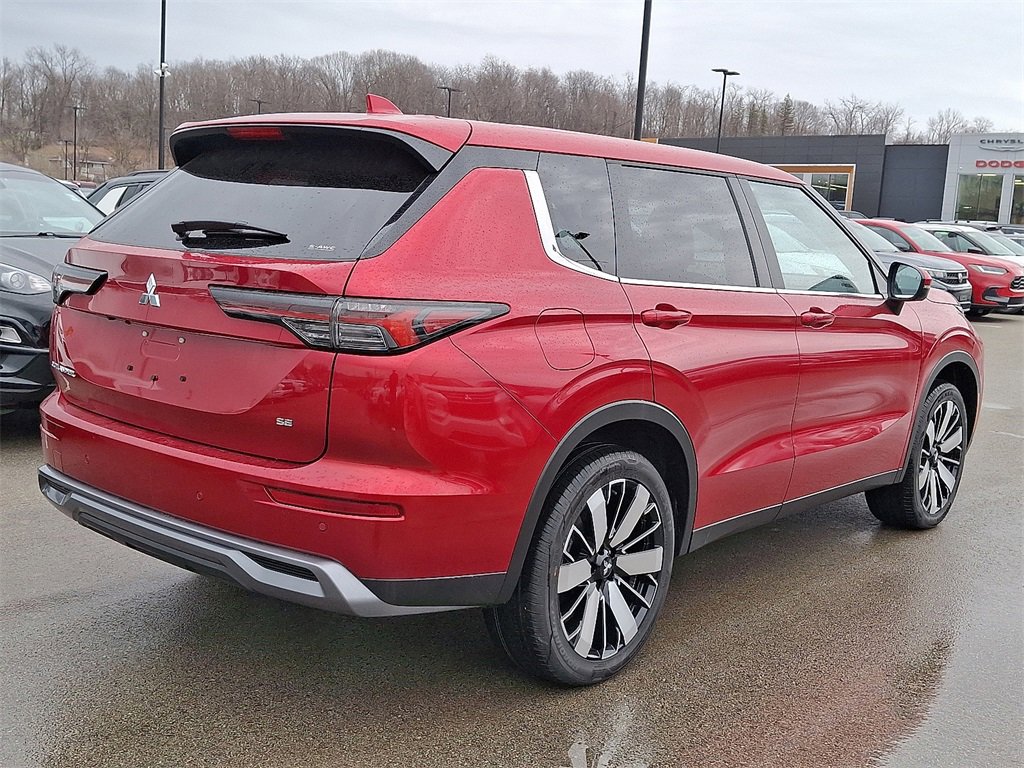 New 2026 Mitsubishi Outlander SE image 4