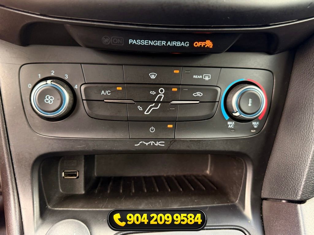 Used 2018 Ford Focus SE FWD image 16