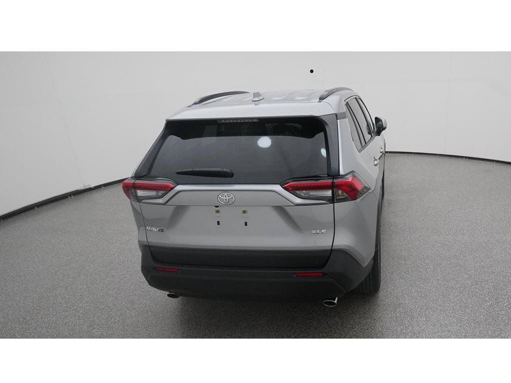 Used 2023 Toyota RAV4 XLE Premium FWD image 9