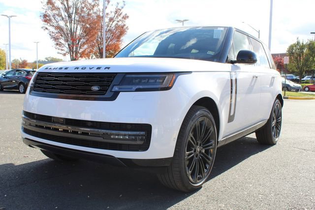 Used 2025 Land Rover Range Rover SE image 1
