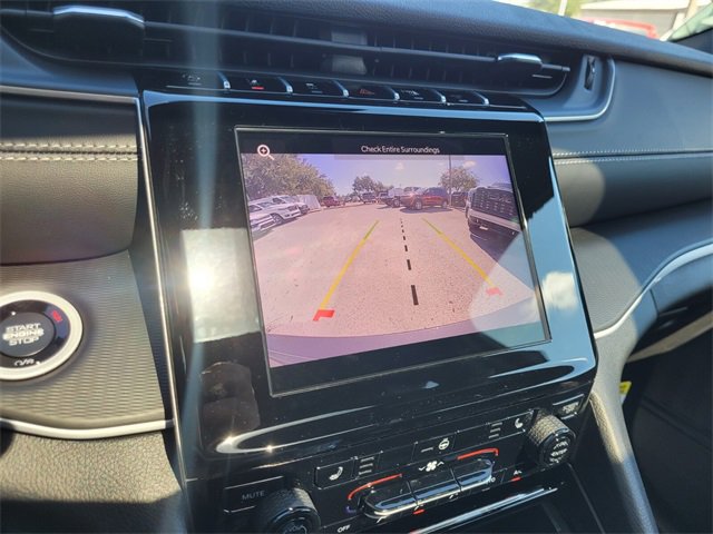 New 2025 Jeep Grand Cherokee Altitude image 33