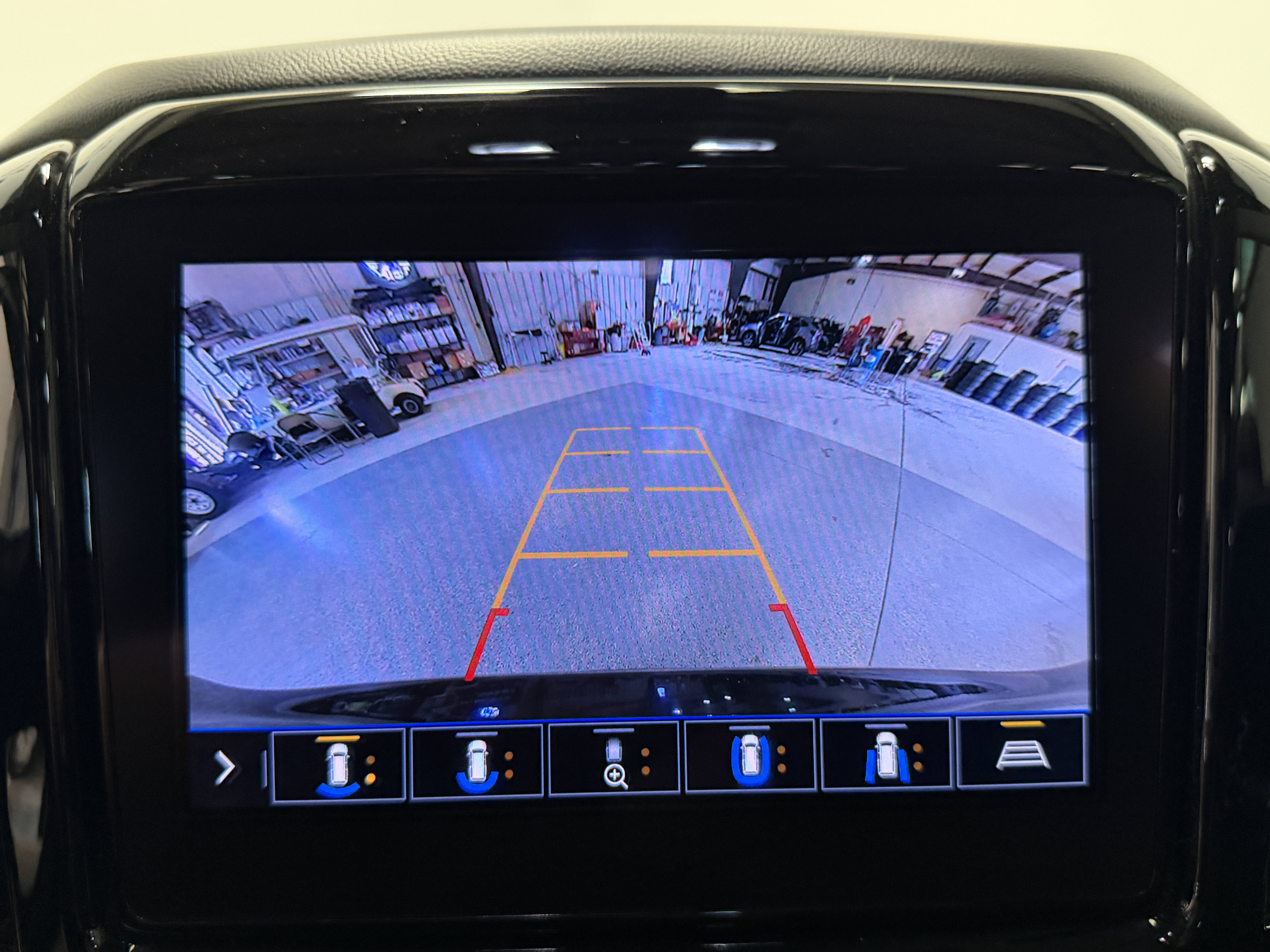 Used 2020 Chevrolet Traverse RS FWD image 10