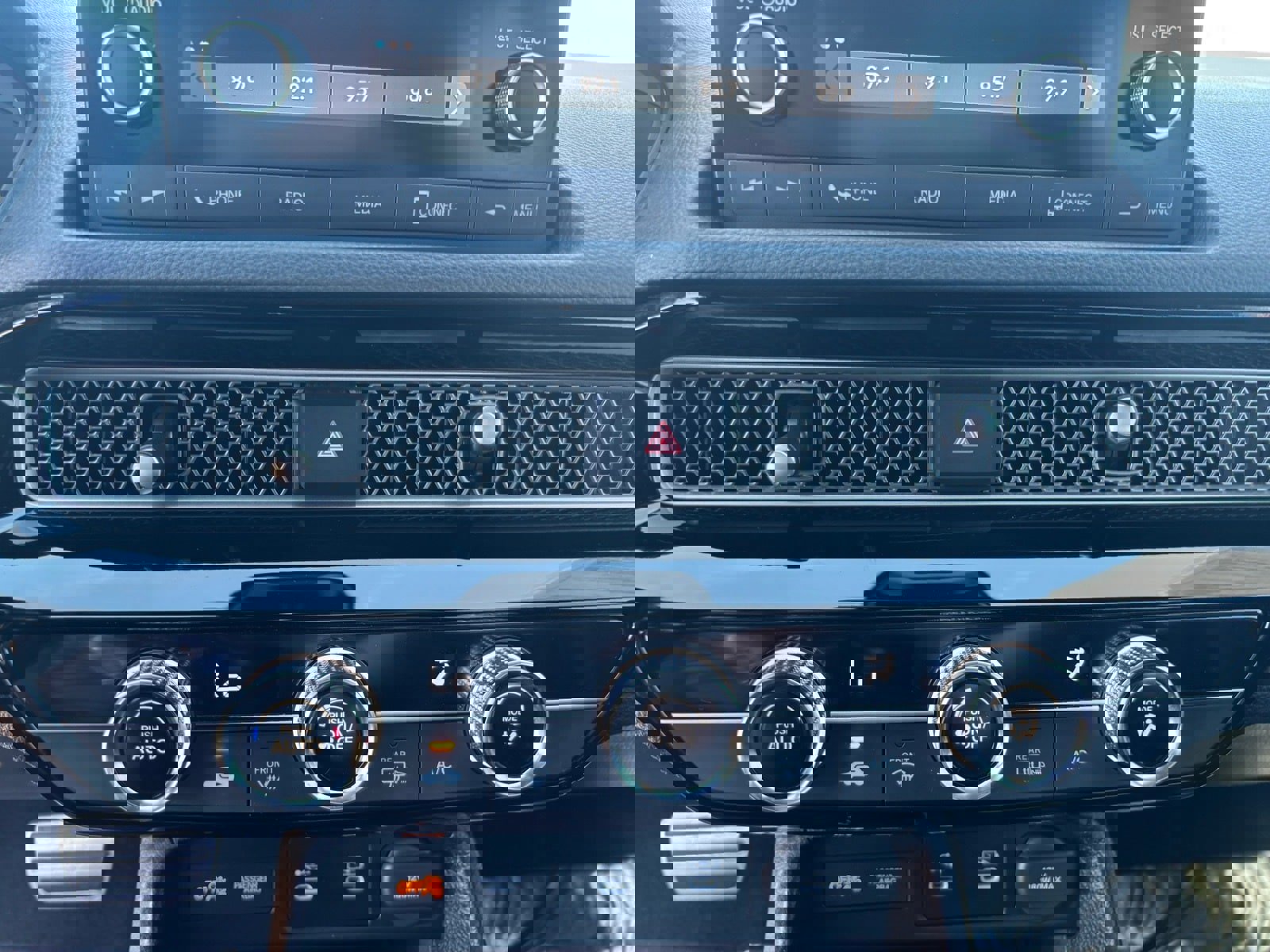 Used 2025 Honda Civic Sport image 25