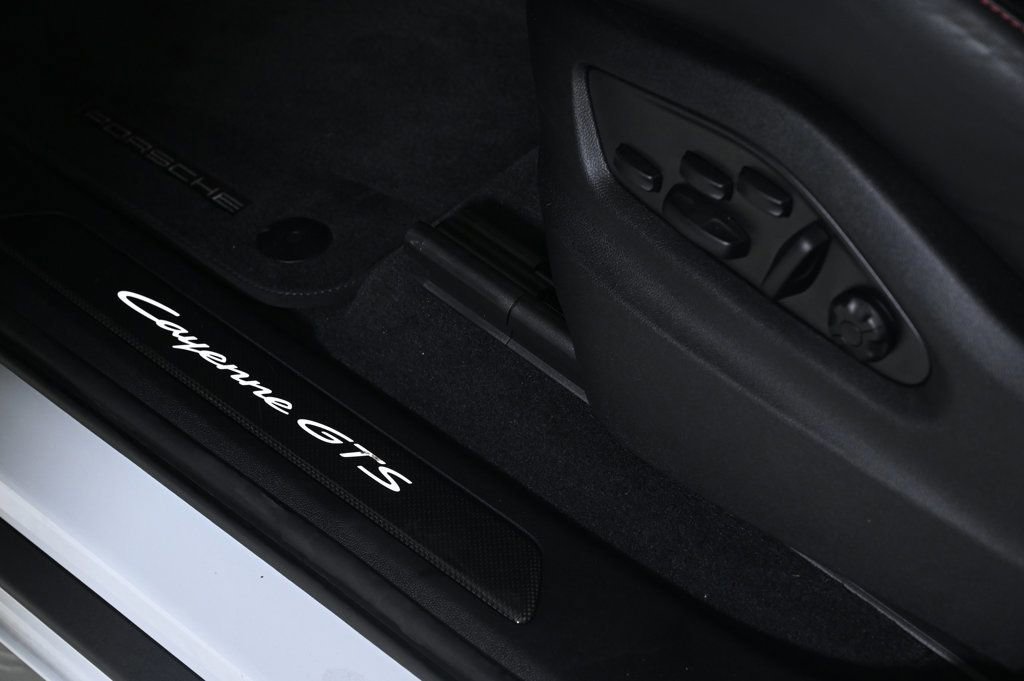 Certified 2025 Porsche Cayenne GTS image 23