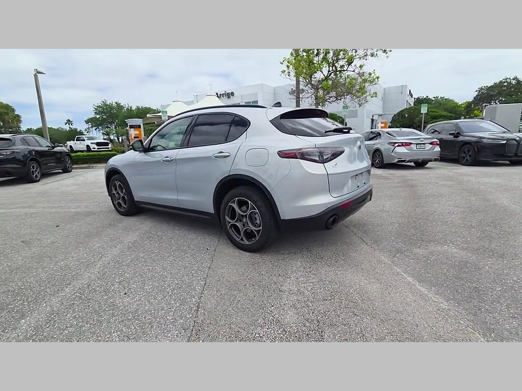 New 2025 Alfa Romeo Stelvio Sprint AWD/4WD image 31