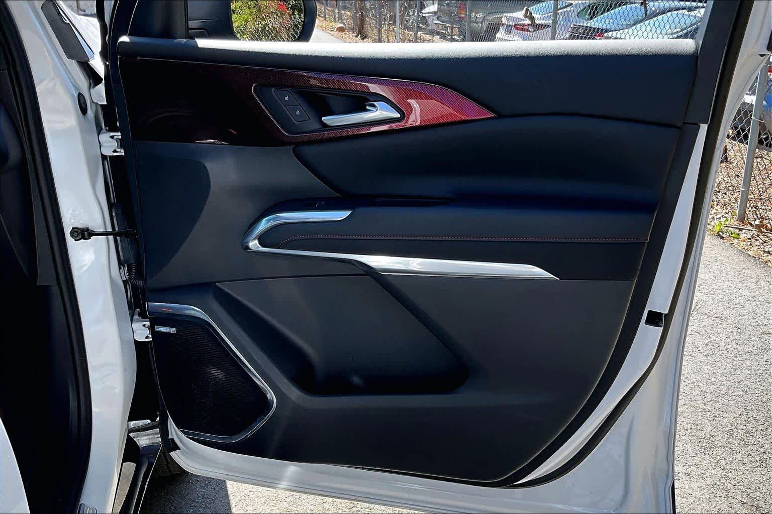 Used 2024 Chevrolet Traverse RS image 22