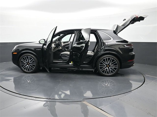 New 2025 Porsche Cayenne E-Hybrid image 30