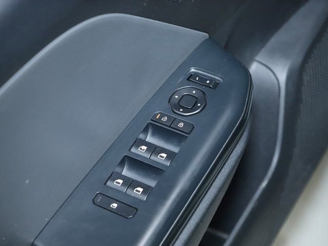 Used 2025 Kia K4 LXS image 16