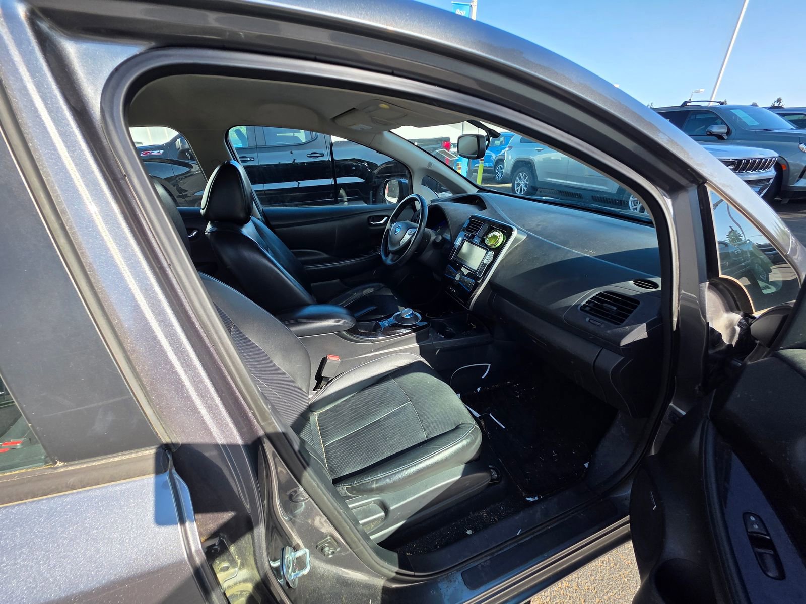 Used 2016 Nissan Leaf SL w/ Premium Package FWD image 15
