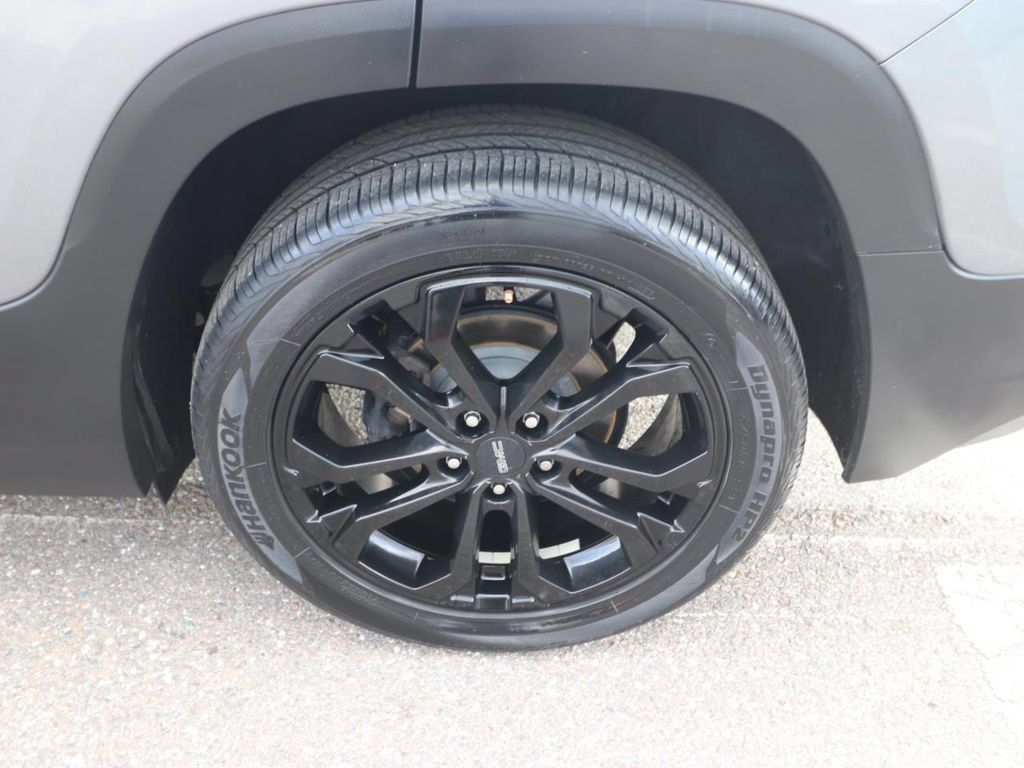 Used 2021 GMC Terrain SLT w/ Elevation Edition FWD image 17