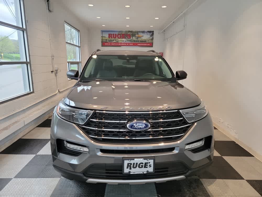 Used 2023 Ford Explorer XLT w/ Equipment Group 202A image 7