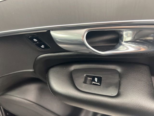 Used 2023 Volvo XC90 B5 Core w/ Climate Package image 25