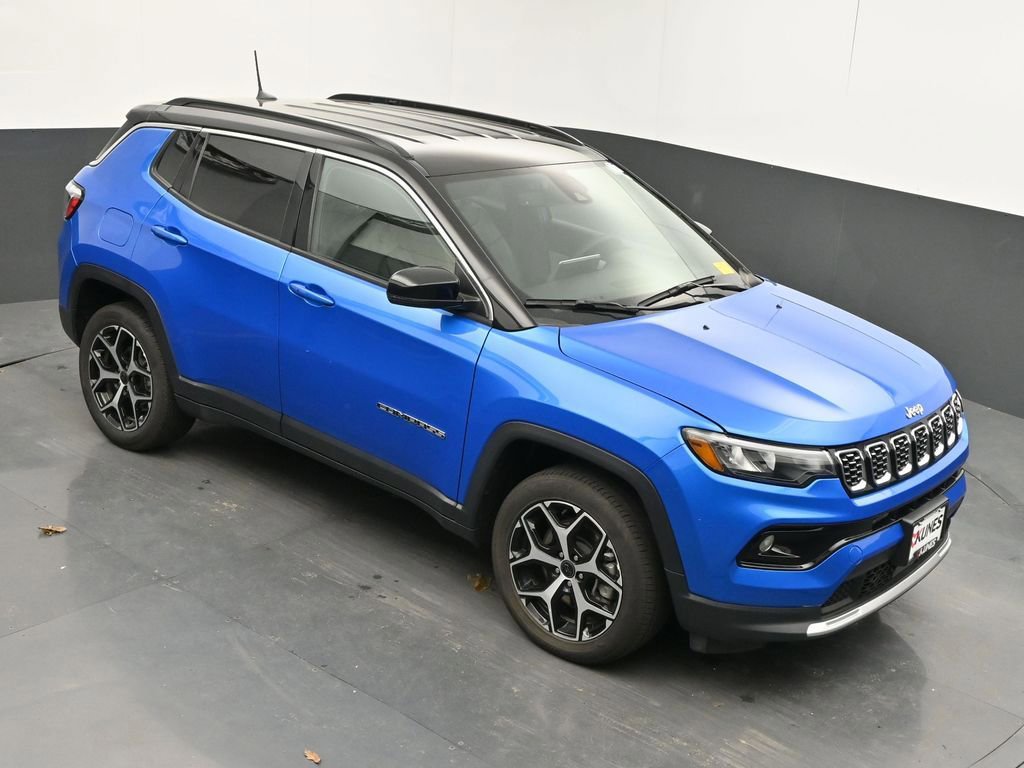 Used 2025 Jeep Compass Limited AWD/4WD image 36