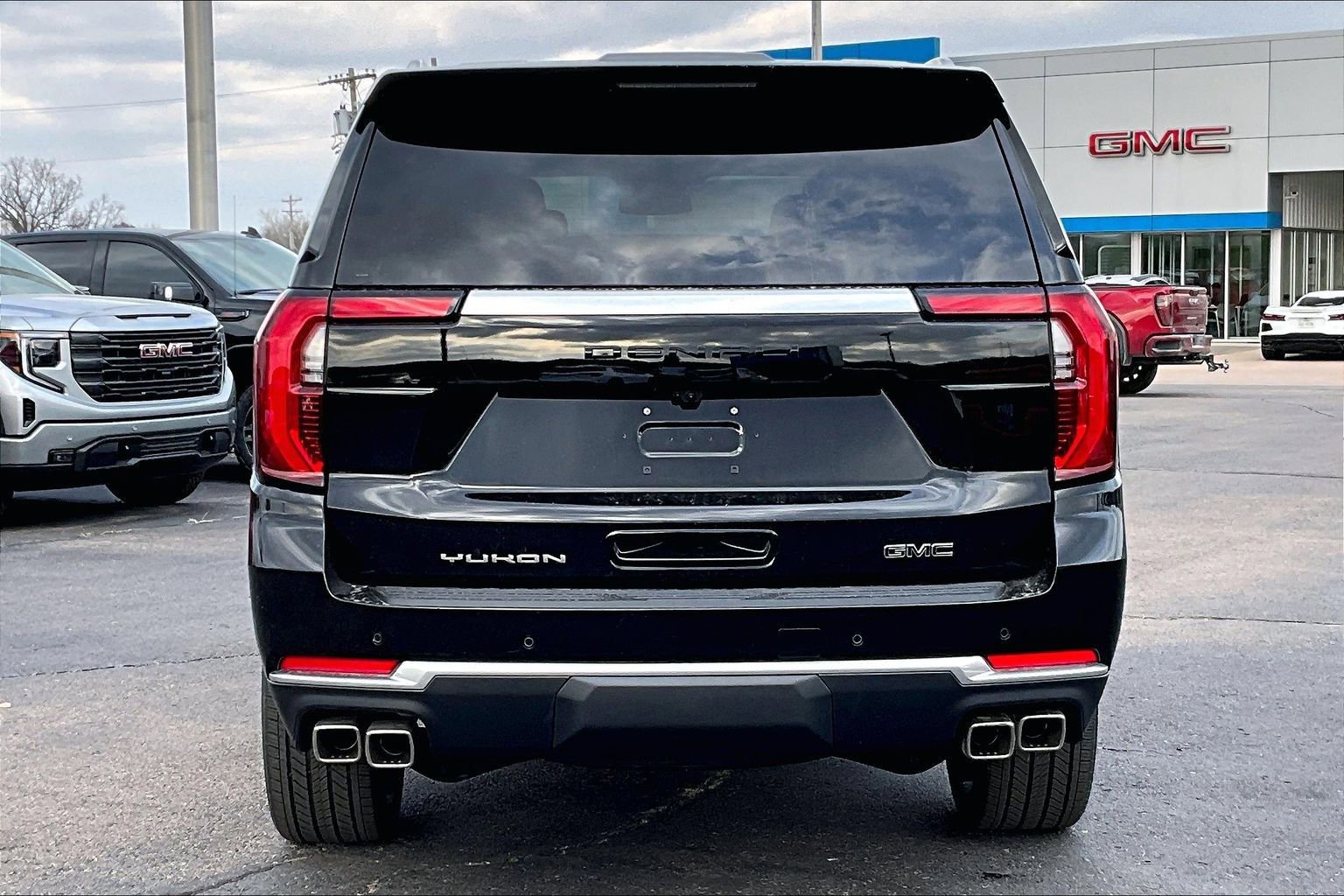 New 2026 GMC Yukon Denali image 4