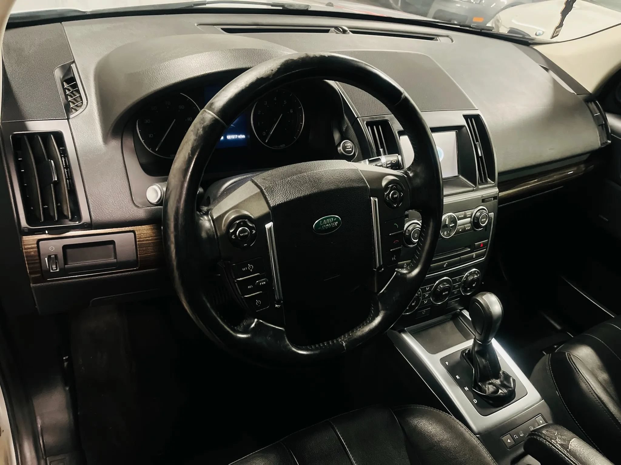 Used 2013 Land Rover LR2 HSE AWD/4WD image 17