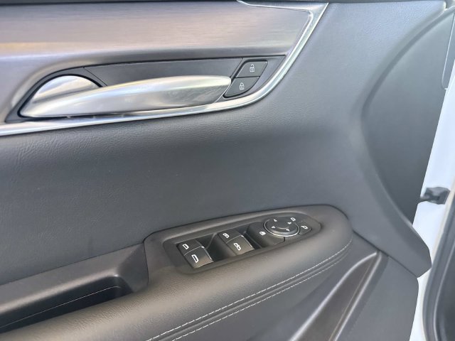 Certified 2024 Cadillac XT5 Luxury w/ LPO, Floor Liner Package AWD/4WD image 45