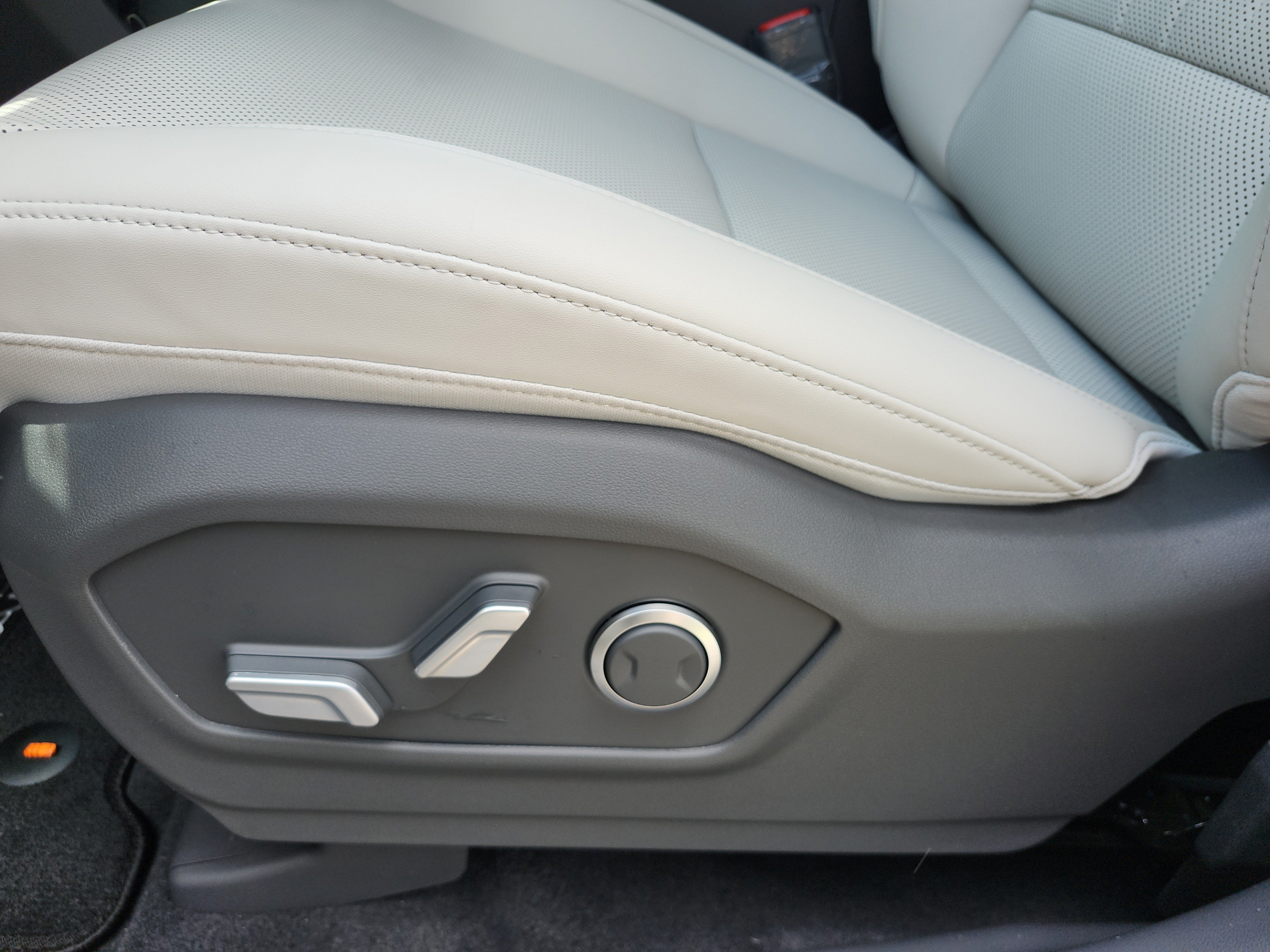 New 2026 Hyundai Santa Fe SEL FWD image 14
