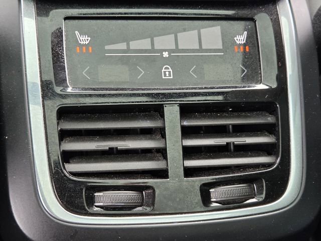 Used 2022 Volvo XC90 T5 Momentum image 13