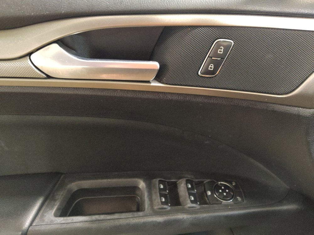 Used 2018 Ford Fusion SE w/ Fusion SE Technology Package image 27