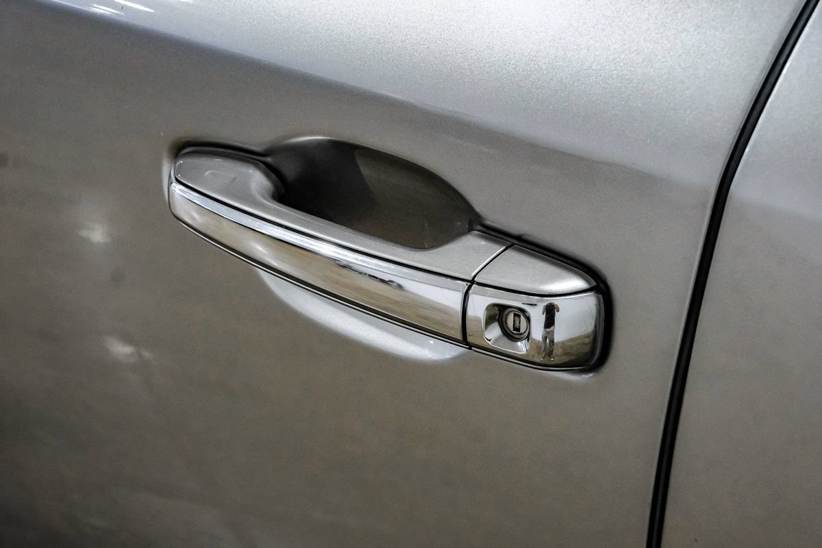 Used 2019 Lexus LX 570 4WD w/ Luxury Package image 35