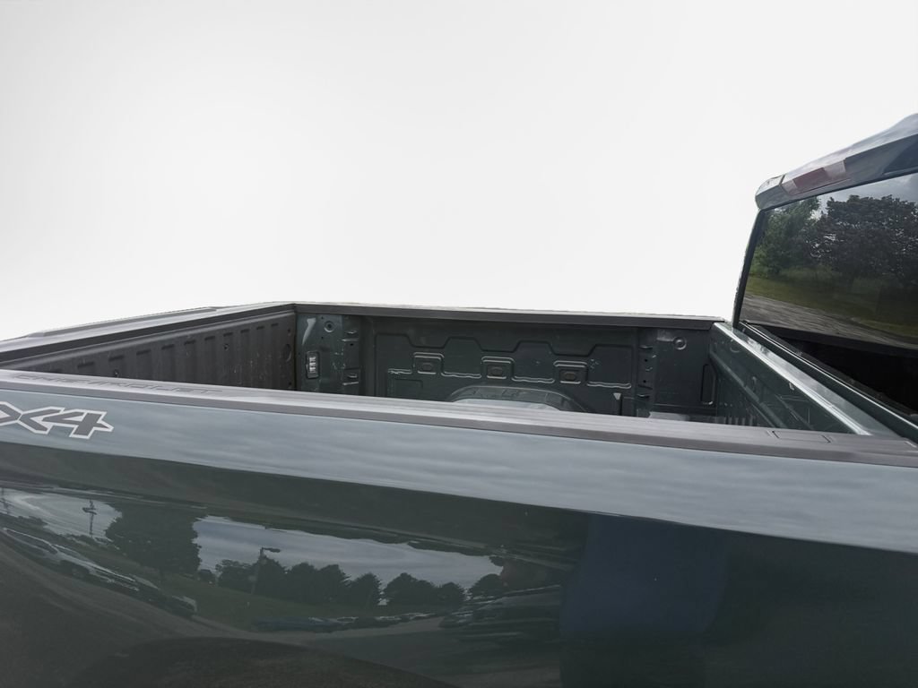Certified 2025 Chevrolet Silverado 1500 LT AWD/4WD image 25