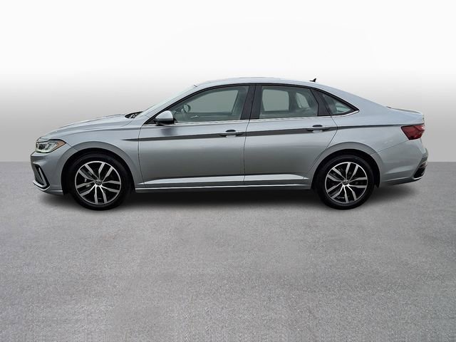 Used 2025 Volkswagen Jetta SE image 7