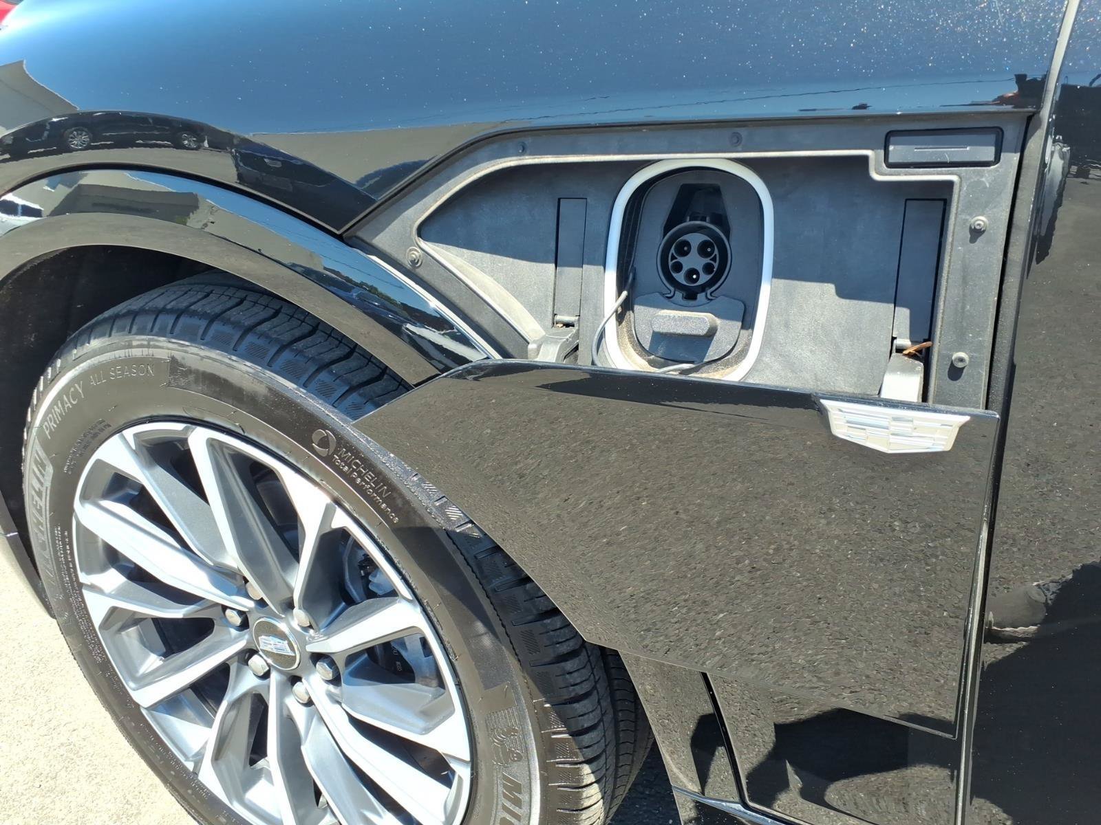 Certified 2024 Cadillac Lyriq Sport w/ LPO, Floor Liner Package AWD/4WD image 10