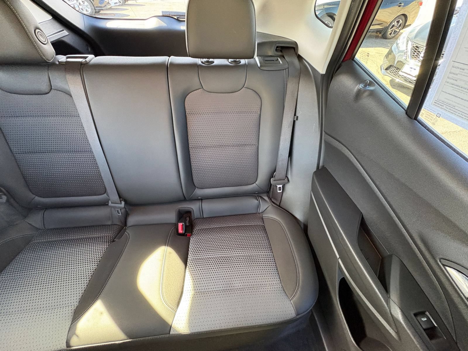 Used 2025 Chevrolet Trax LT FWD image 36