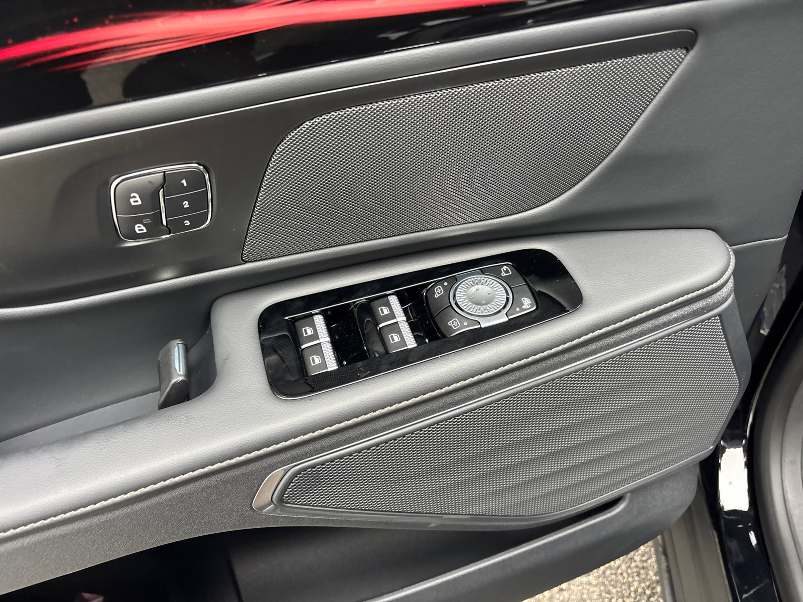 New 2026 Lincoln Nautilus Premier image 13