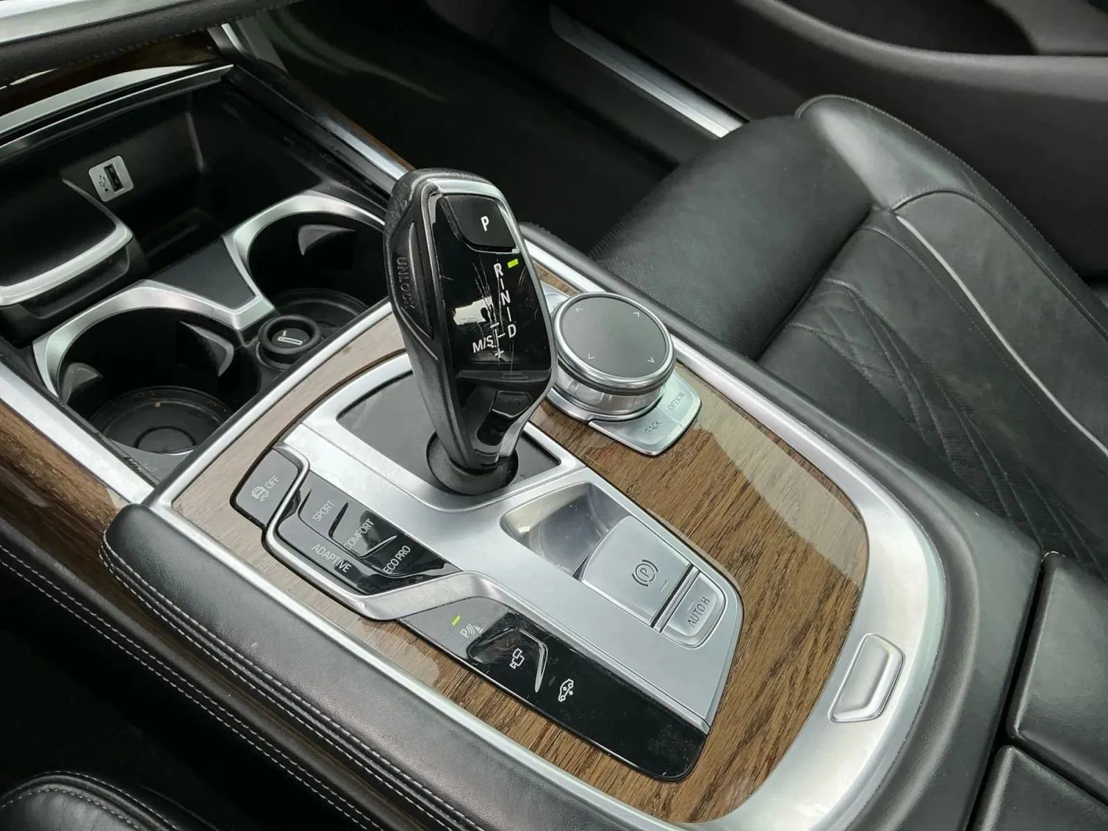 Used 2016 BMW 750i xDrive image 34