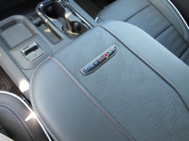 Certified 2026 GMC Sierra 2500 AT4X w/ LPO, Black Badging Package AWD/4WD image 29